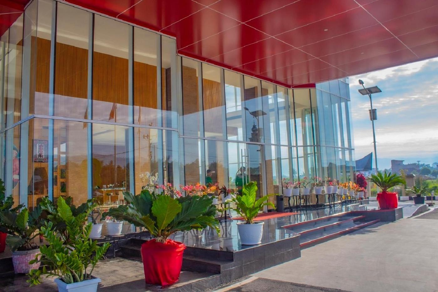 Labersa Hotel & Convention Center Toba Balige Eksteriør billede