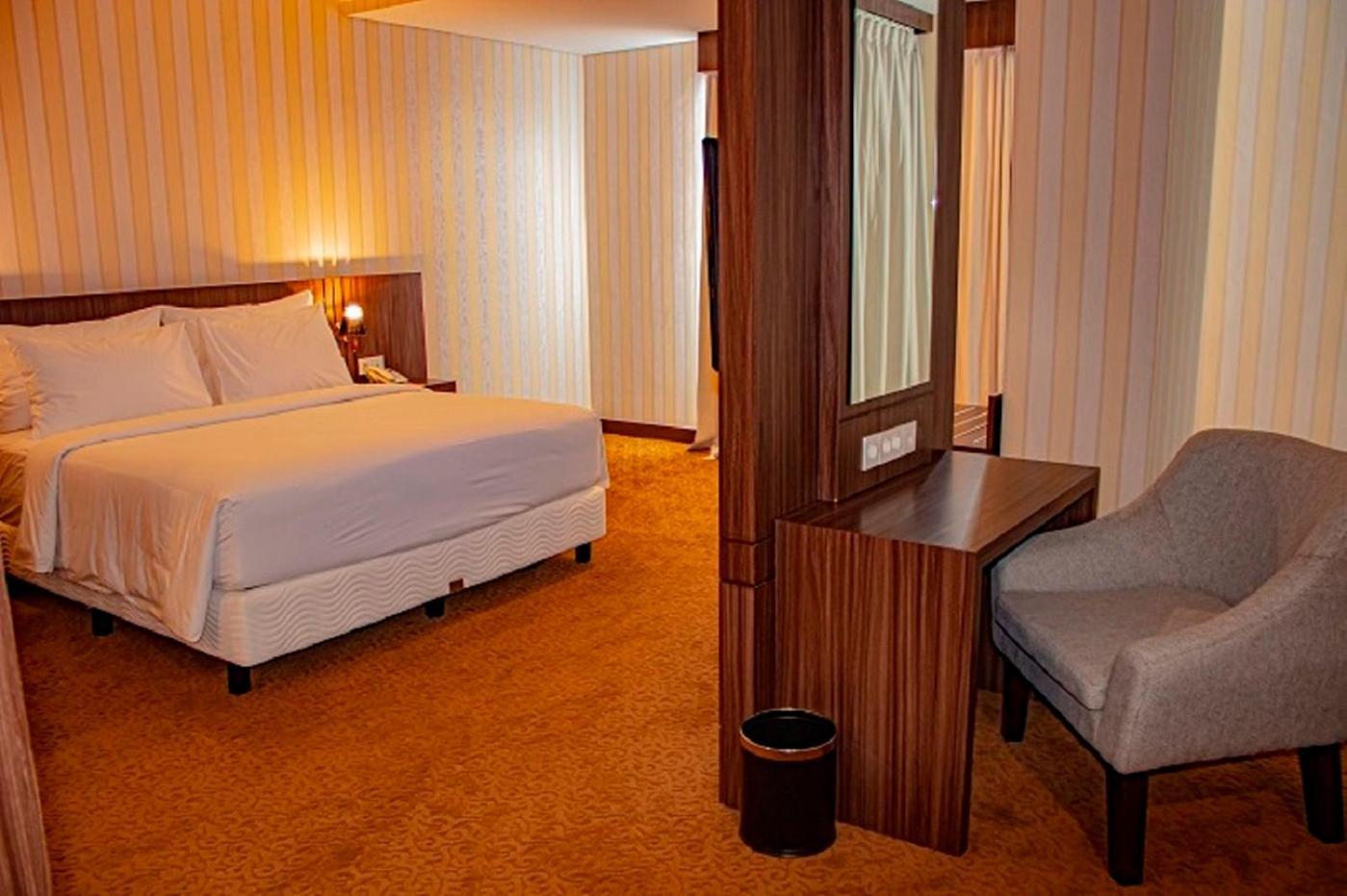 Labersa Hotel & Convention Center Toba Balige Eksteriør billede