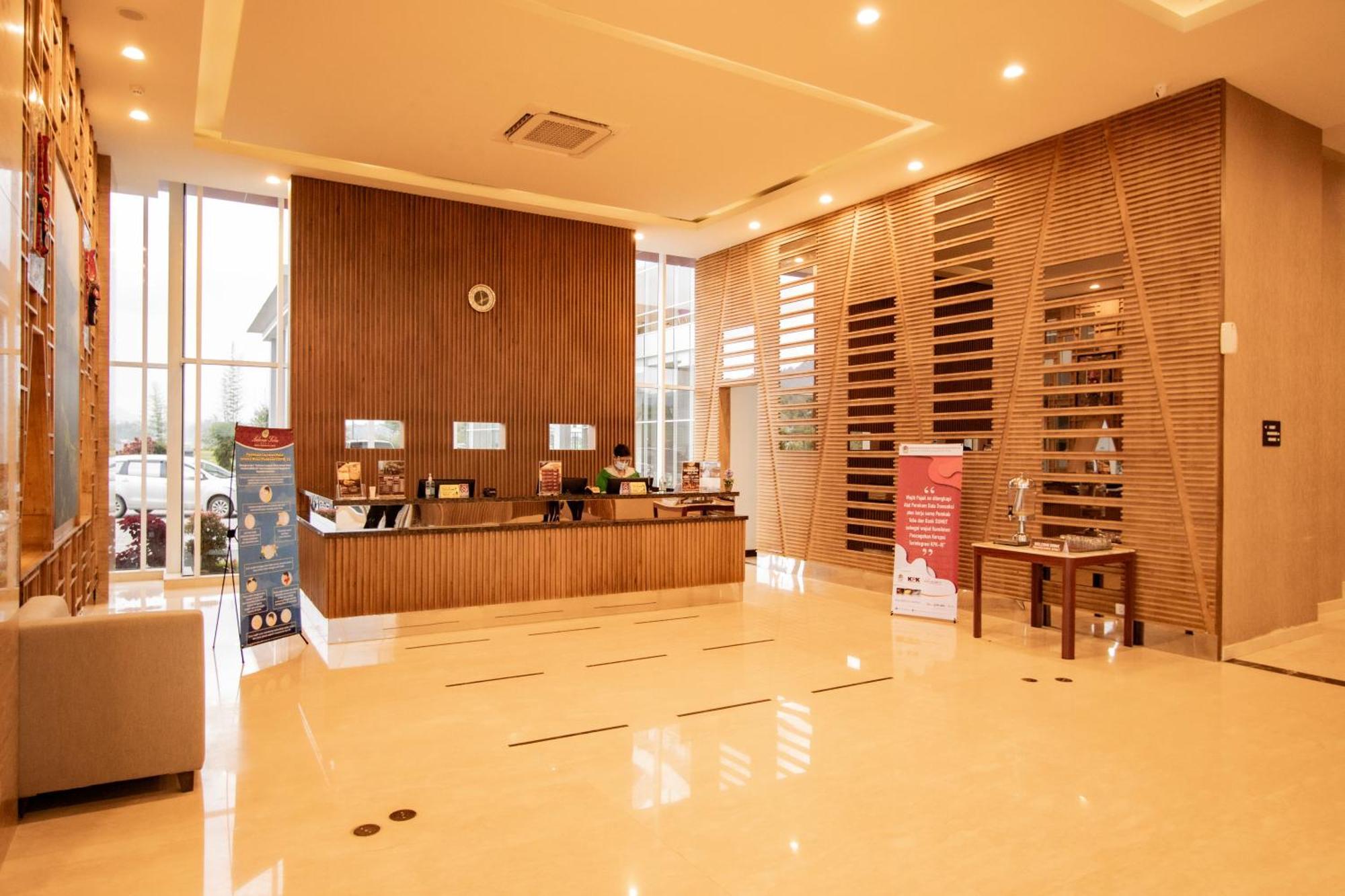 Labersa Hotel & Convention Center Toba Balige Eksteriør billede