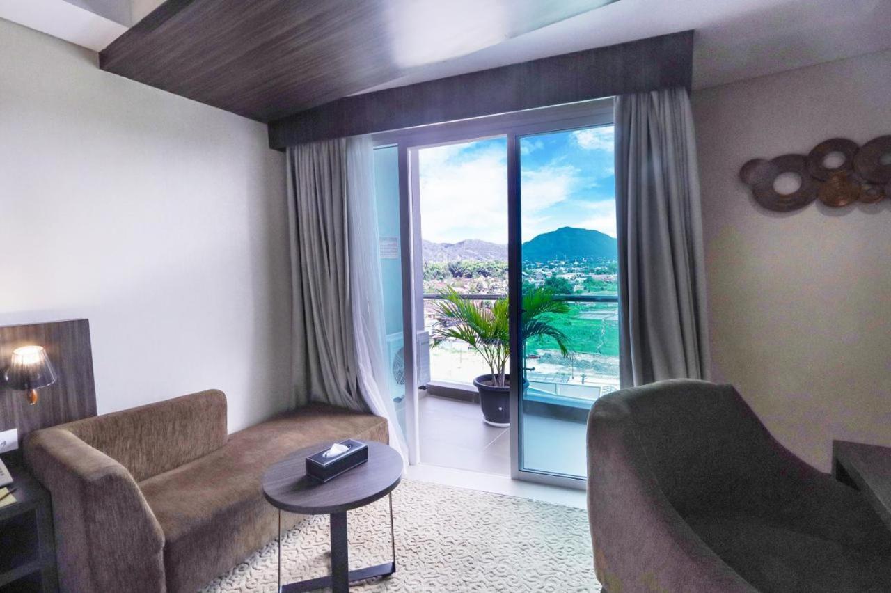 Labersa Hotel & Convention Center Toba Balige Eksteriør billede